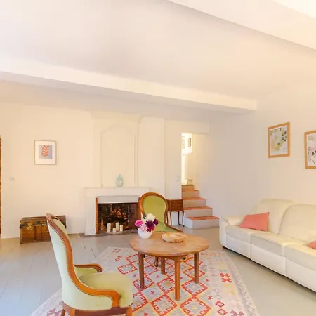 شقة Charme Et Elegance A Bourdeilles