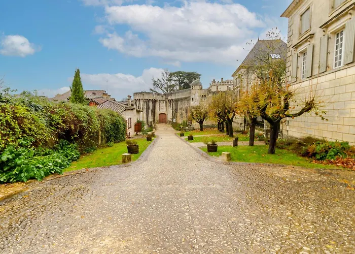 Charme Et Elegance A